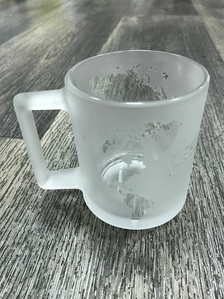 Брендування сувенірних скляних чашок